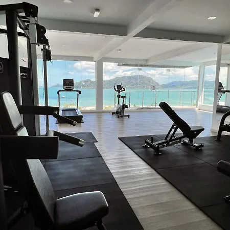 Hillview Cube W/Rooftop Pool Kuah Exterior photo