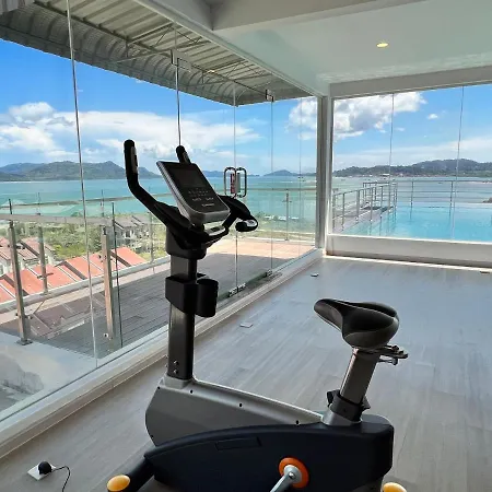 Hillview Cube W/Rooftop Pool Kuah Exterior photo