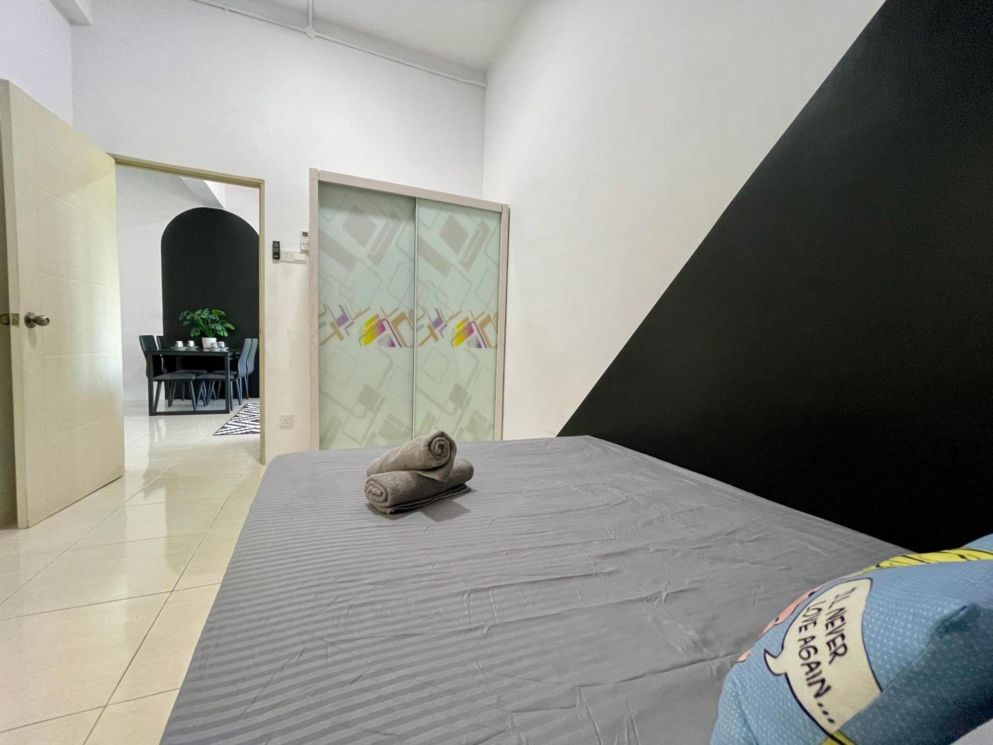 Hillview Cube W/rooftop Pool * Kuah